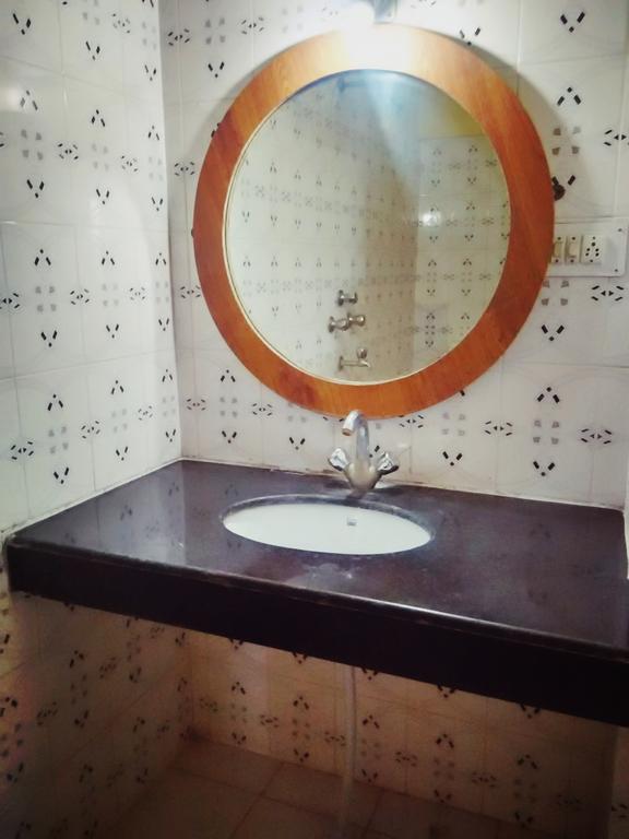 Hotel Rani Palace At Fatehsagar 3*