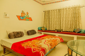 Hanuman Ghat On Pichola Hotel Udaipur