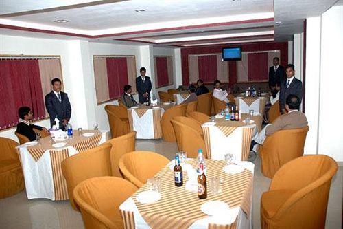 Fabhotel Hadi Rani 3*