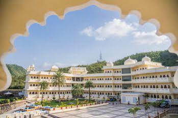Resort Labh Garh Palace 3*