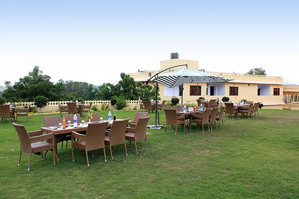 Resort Labh Garh Palace 3*