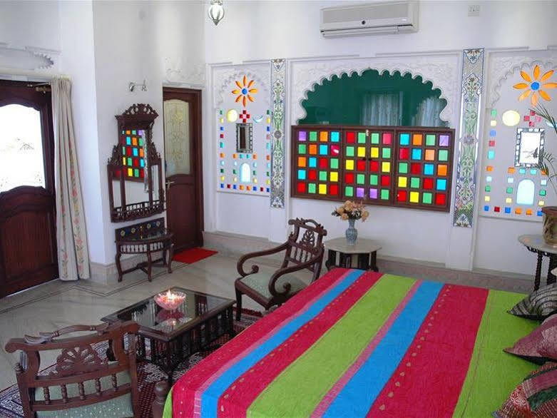 Raj Niwas Hotel 3*