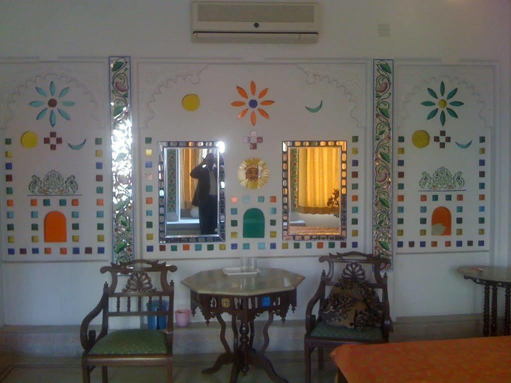 Raj Niwas Hotel 3*