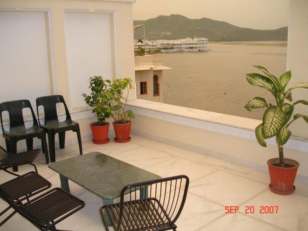 Raj Niwas Hotel 3*