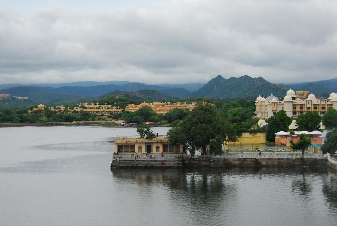 Hotel The Shaharkot By The Lake 3*