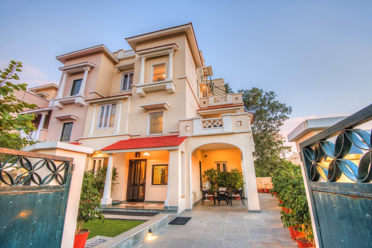 Zade House