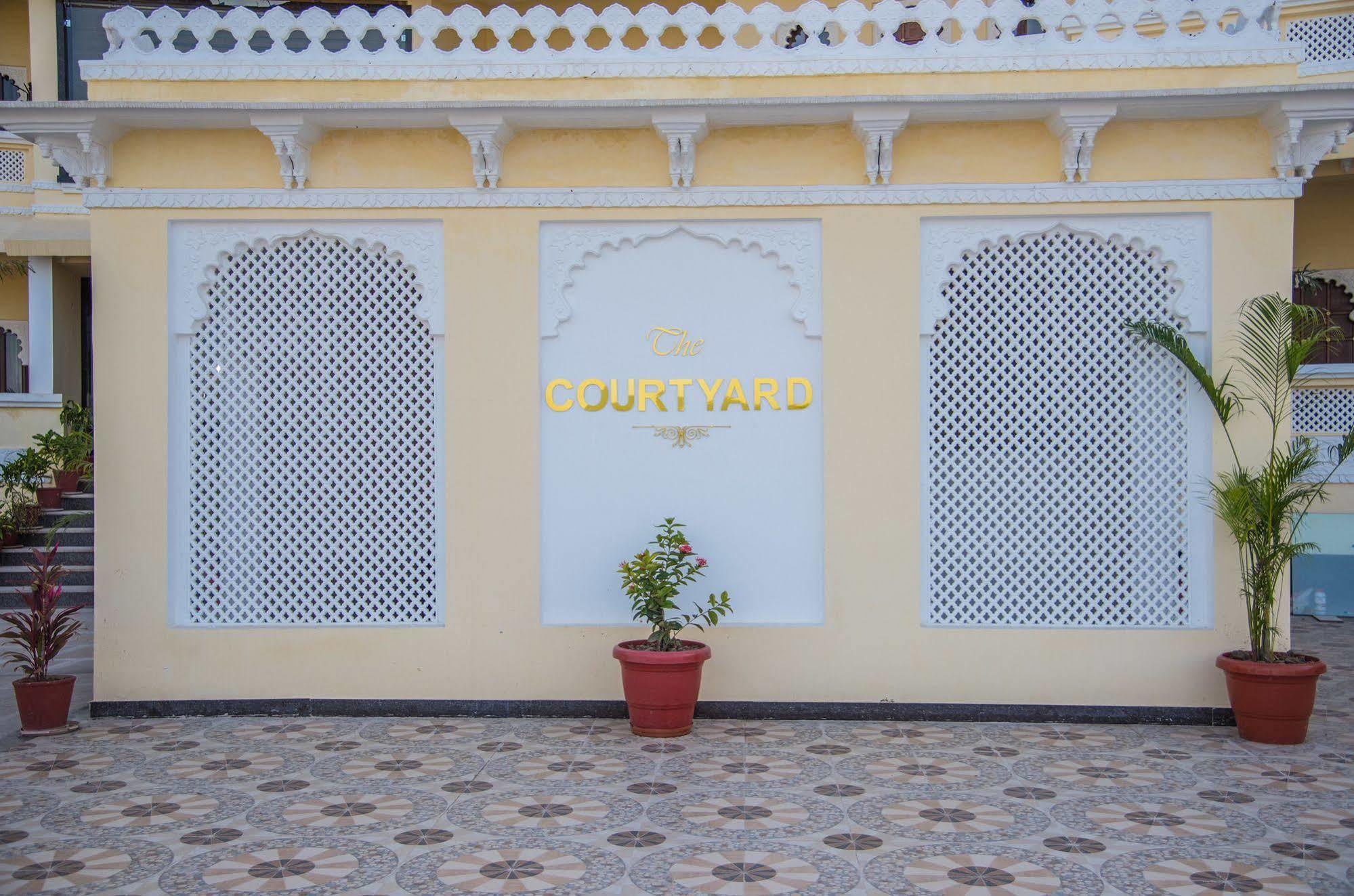 Resort Labh Garh Palace 3*