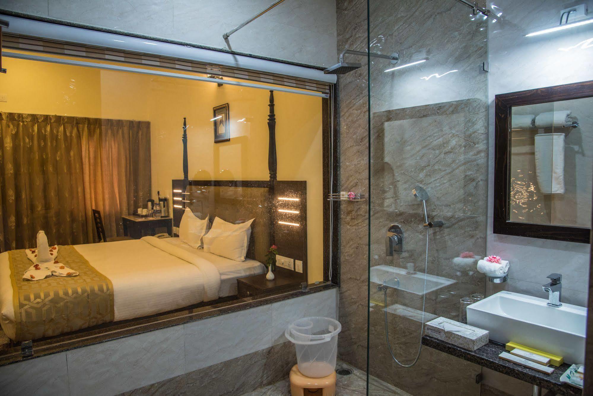 Labh Garh Palace 3*