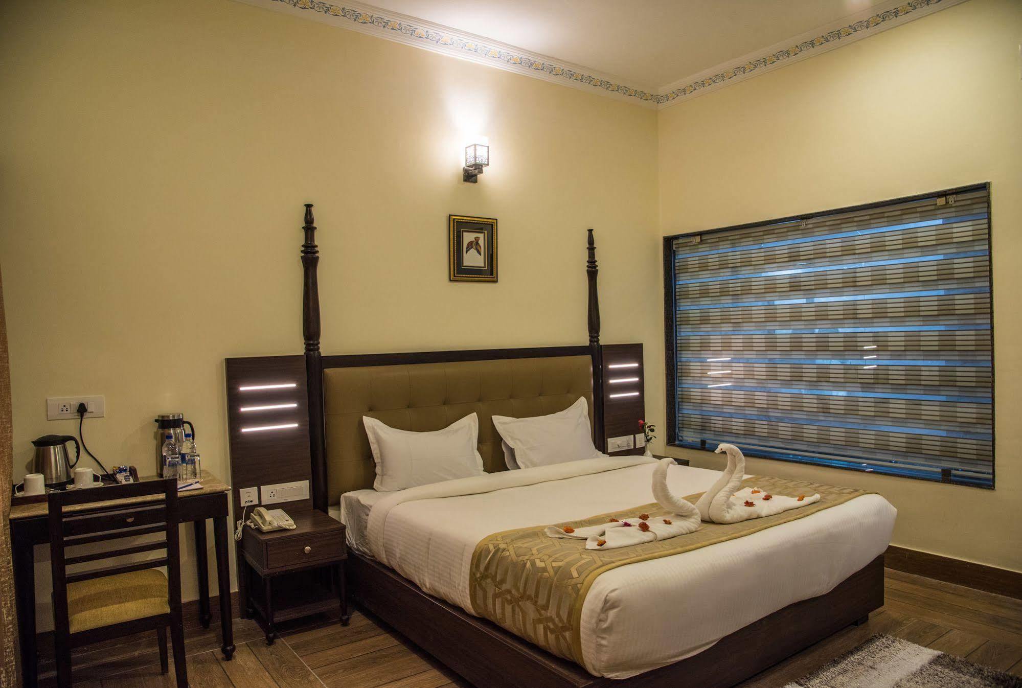 Labh Garh Palace 3*
