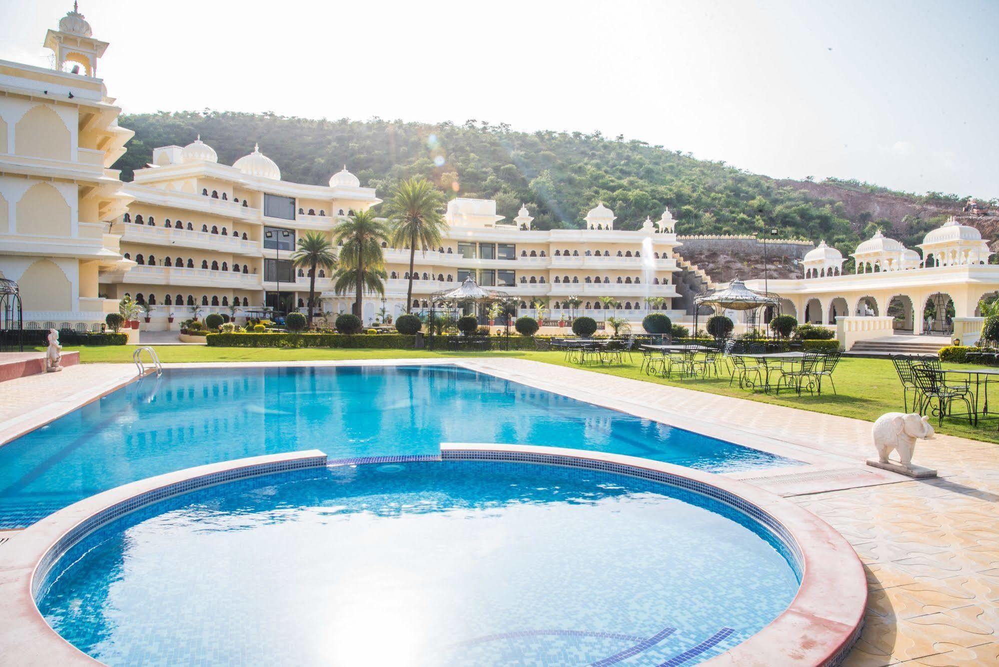 Labh Garh Palace
