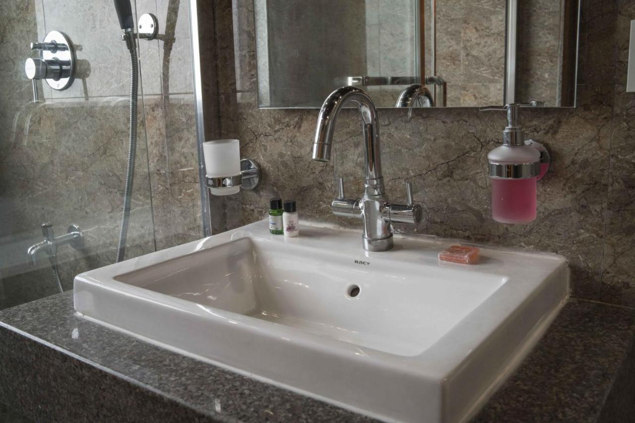 Hotel Rishika Clarks 3*