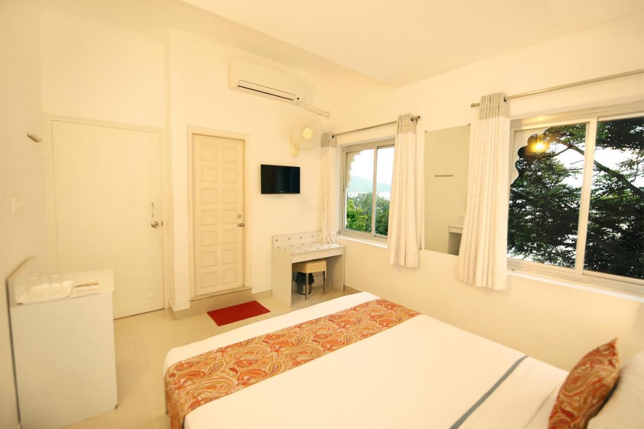 Hotel The Shaharkot By The Lake 3*