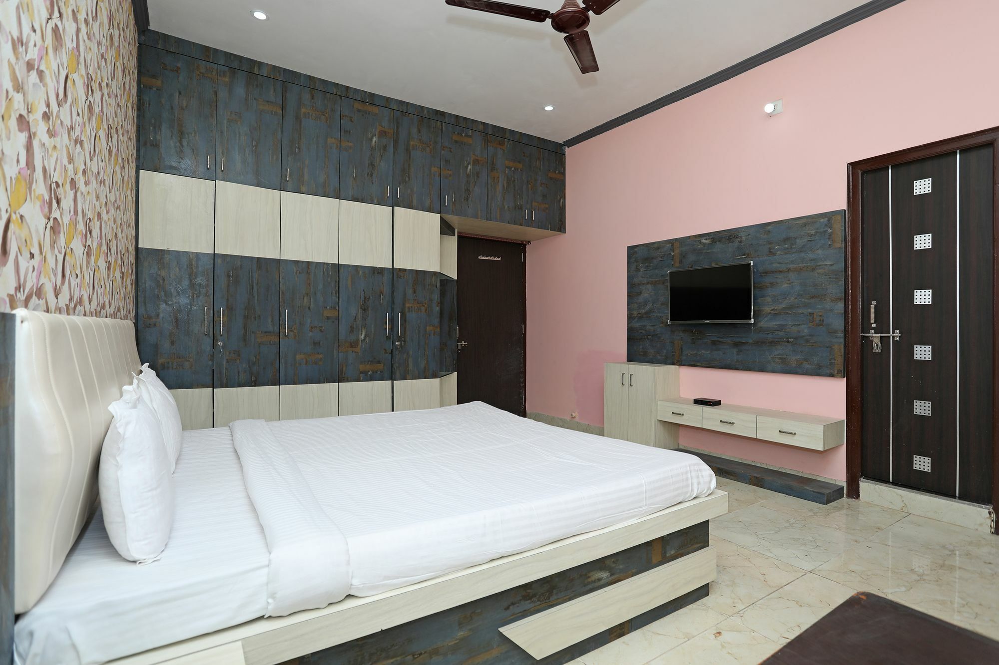 Oyo 10092 Hiran Magri Udaipur