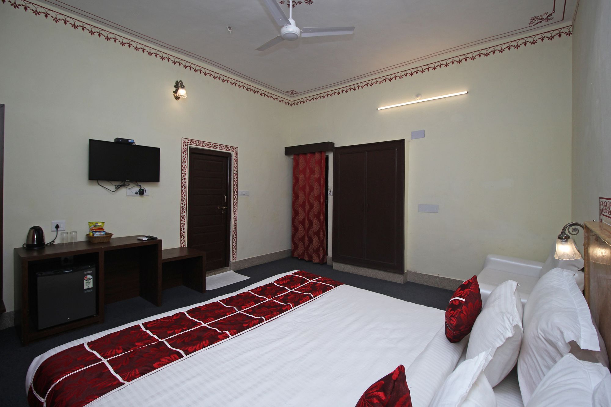 Oyo 9161 Janak Hotel