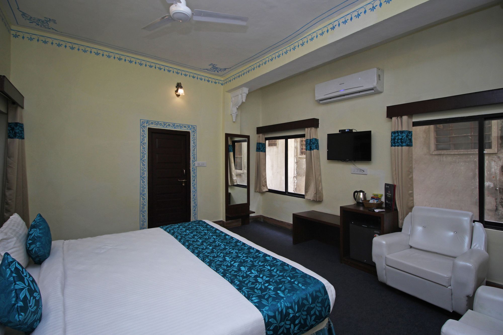 Oyo 9161 Janak Hotel Udaipur