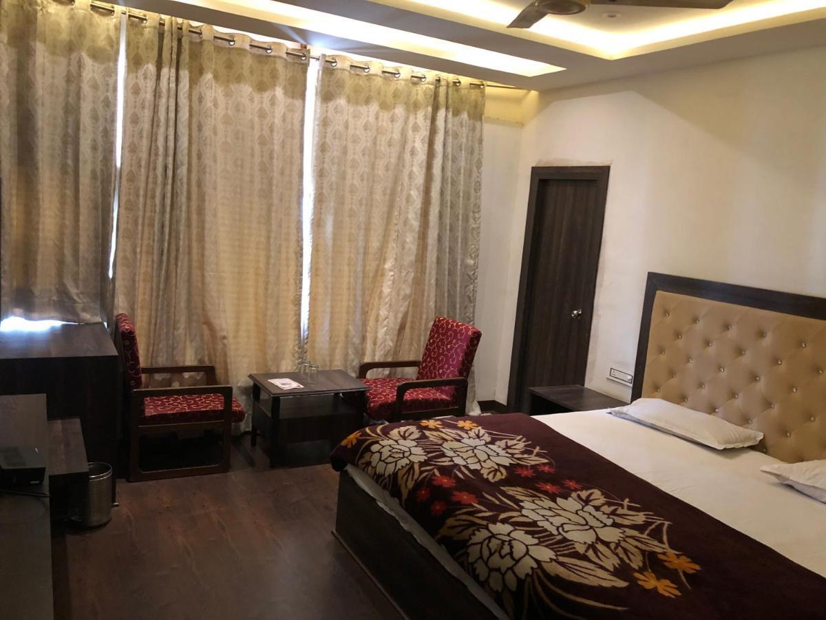 Rani Palace At Fatehsagar Udaipur