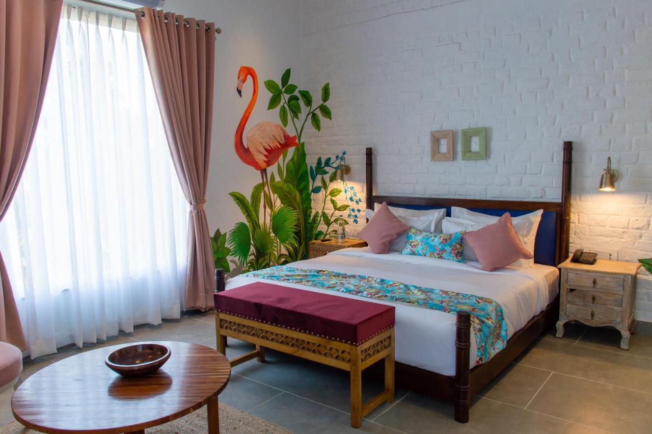 Casa Blanca Lakecity Hotel 4*