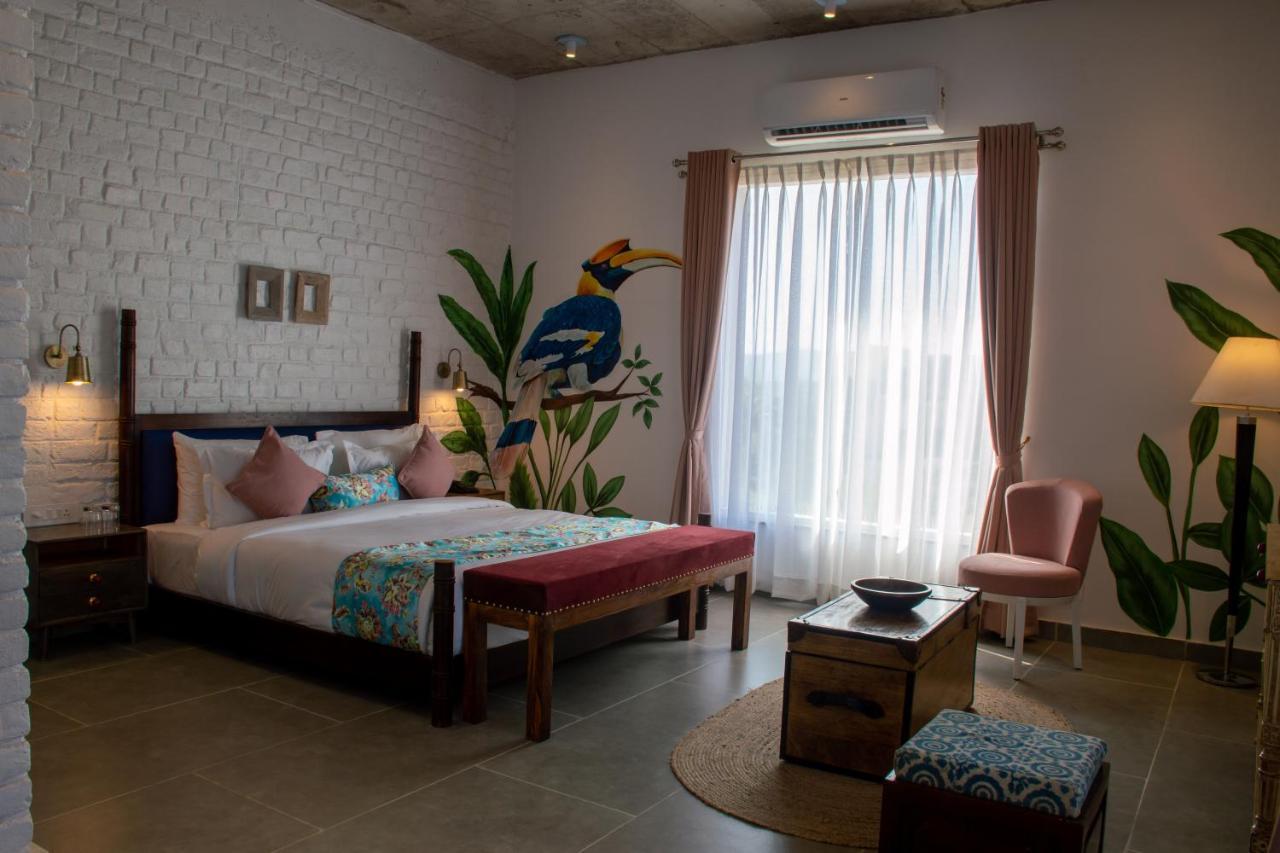 Casa Blanca Lakecity Hotel 4*