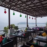 Capital O 11716 Hotel Everest