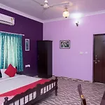 Oyo 14119 Hotel Manwar