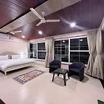 Lake City Villa
