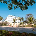 Radisson Blu Udaipur Palace Resort & Spa