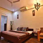 Aravali Villa Homestay With Rooftop Jacuzzi