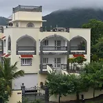 Casa Romana-Spacious Villa With Scenic Views