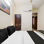 Hotel O Mahaveer Tower