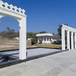 Daulatgarh Resort And Spa