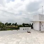 Backpacker Panda Lake Fateh Sagar Udaipur