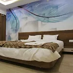 Hotel Divine Inn