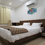 Hotel Divine Inn