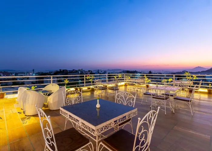 Hotel The Celebration By Amod Best Hotel & Rooftop