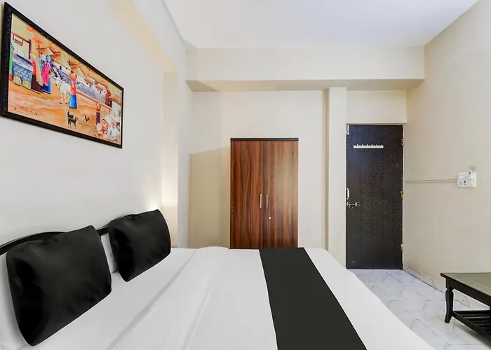 Hotel O Mahaveer Tower