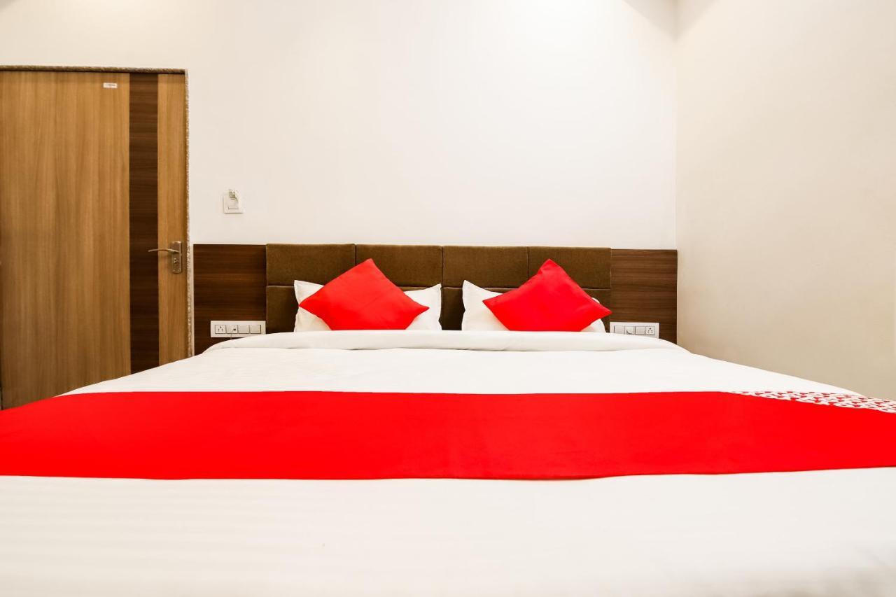 Hotel Oyo 60873 Krishna Royal Residency 3*