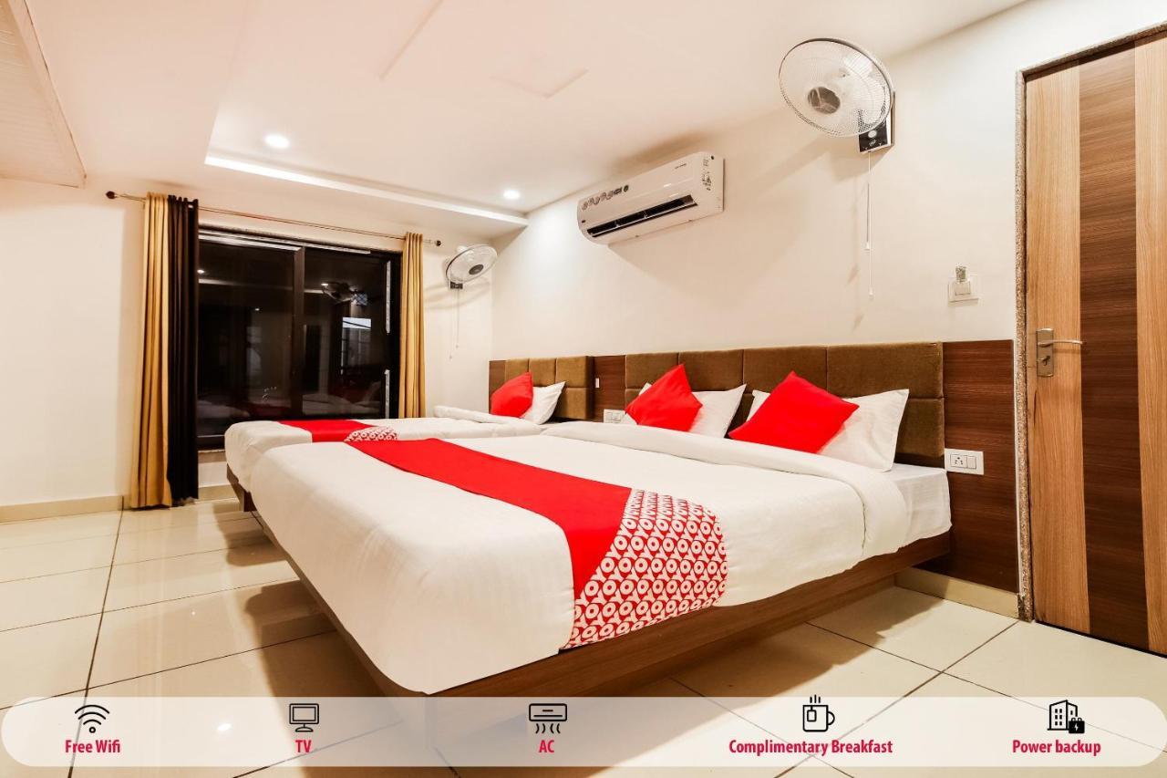 Hotel Oyo 60873 Krishna Royal Residency 3*