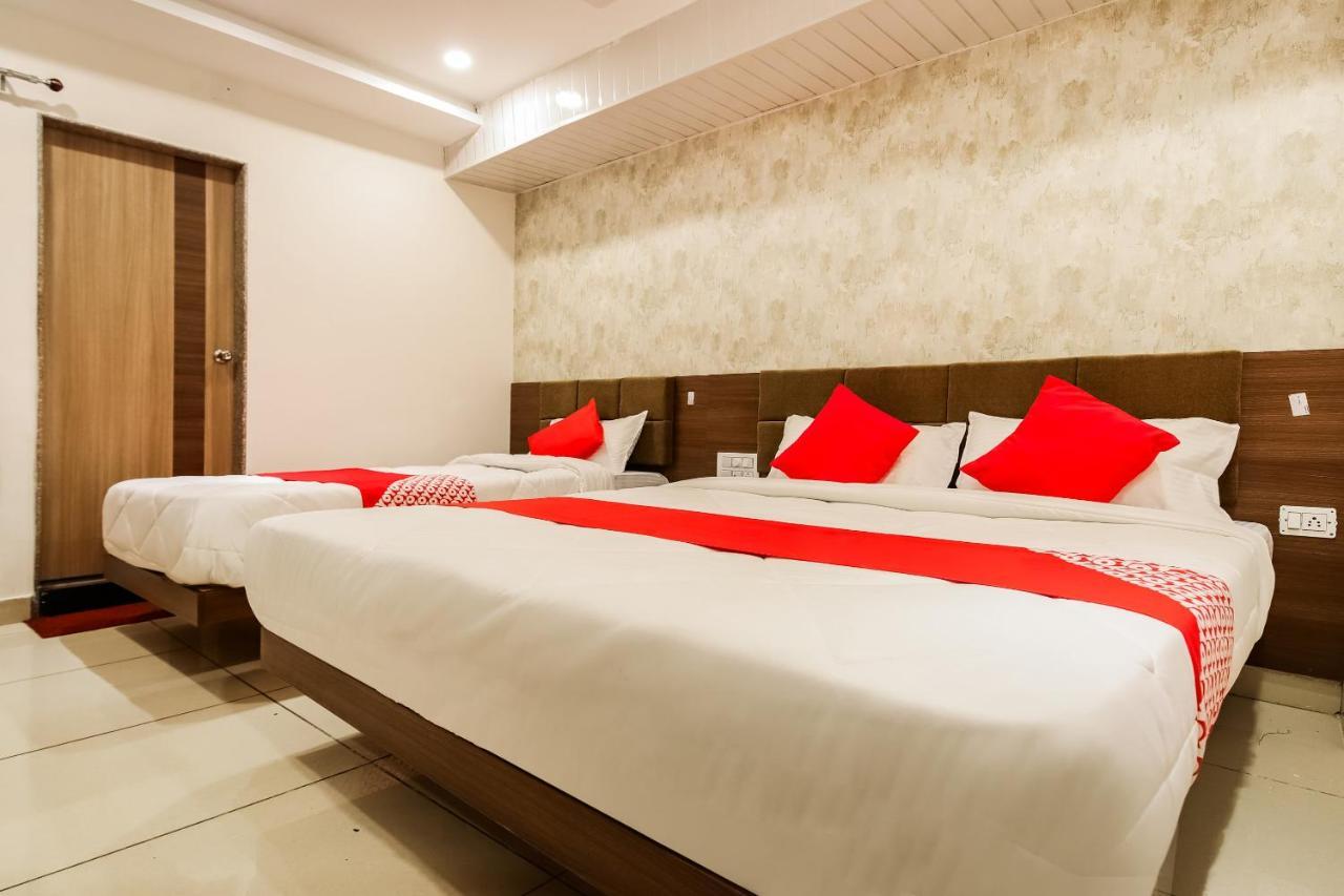 Oyo 60873 Krishna Royal Residency 3*