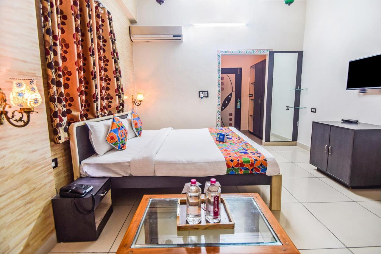 Fabhotel Everest International Hotel
