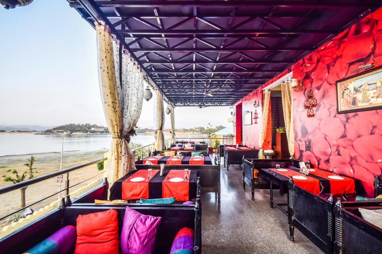 Hotel Fabhotel Everest International 3*