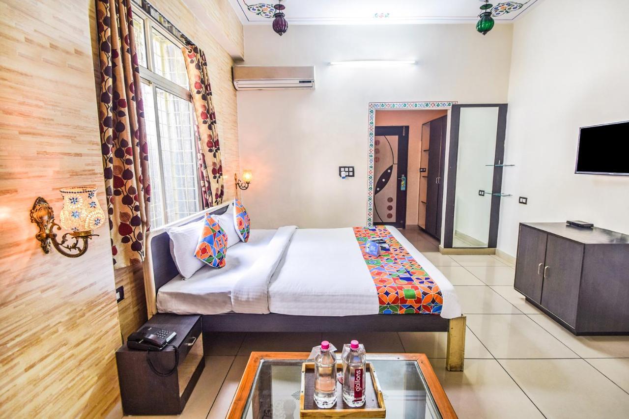 Fabhotel Everest International Hotel 3*