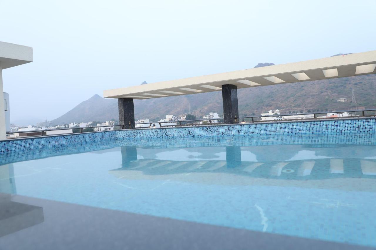 Clover Hotel 3*