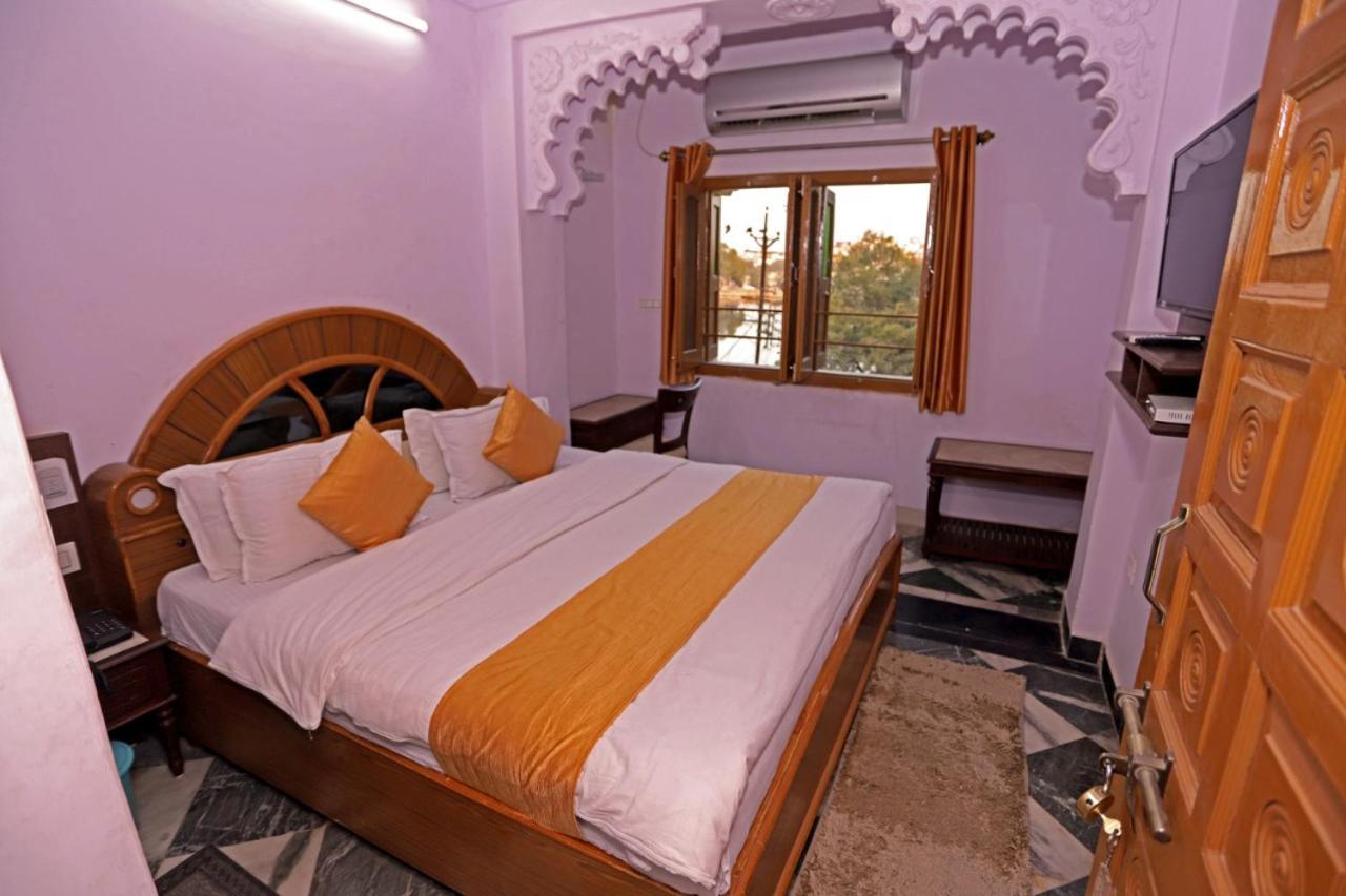 Rang Sagar Haveli Hotel