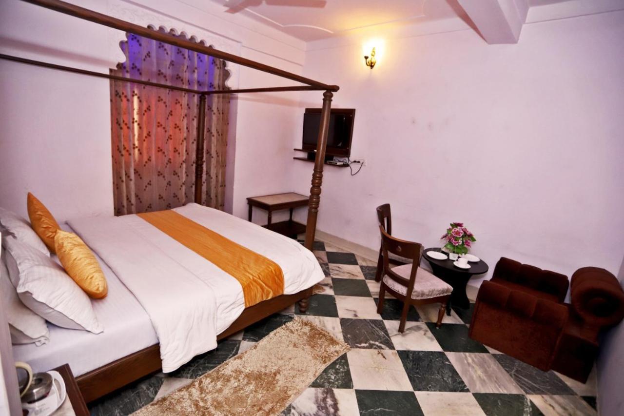 Rang Sagar Haveli Hotel 2*