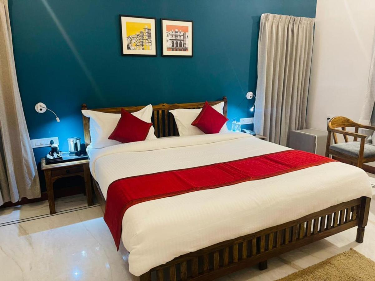 Hotel Dheergarh Palace