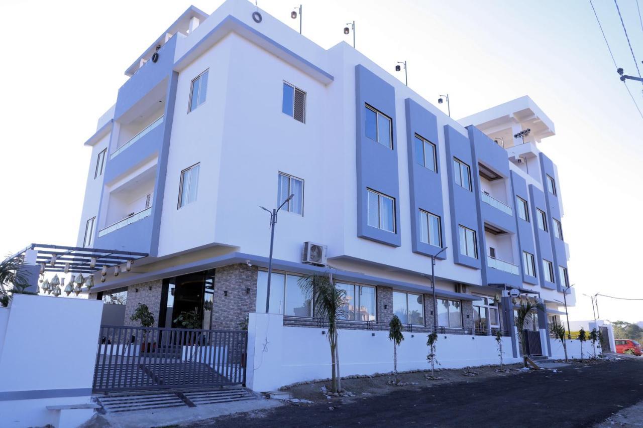 Paramount Hotel
