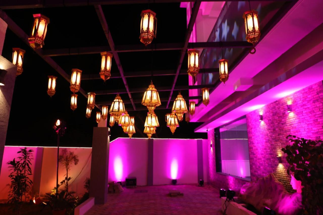 Paramount Hotel 3*