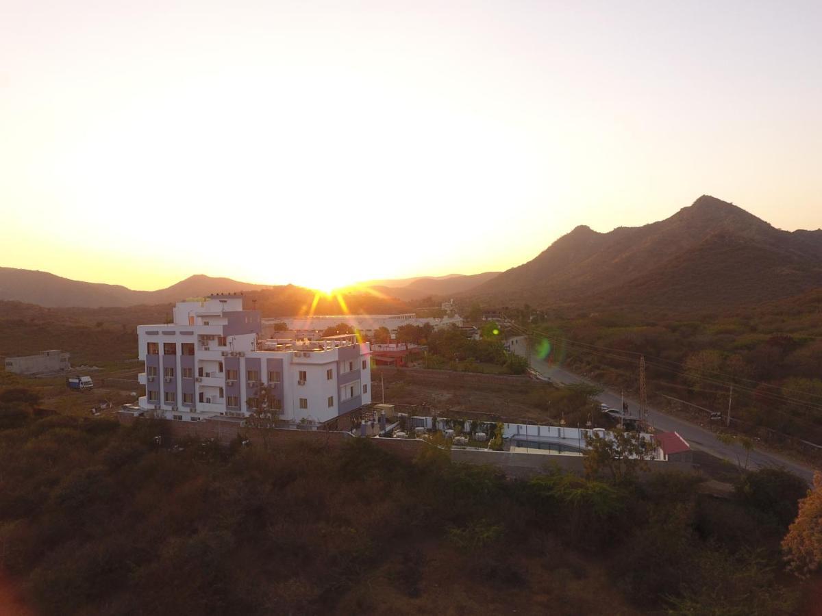 Paramount 3* Udaipur