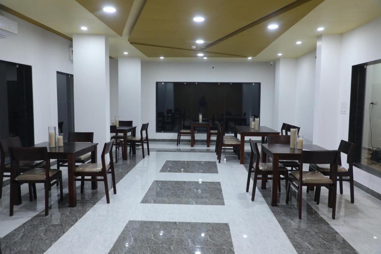 Hotel Paramount Udaipur