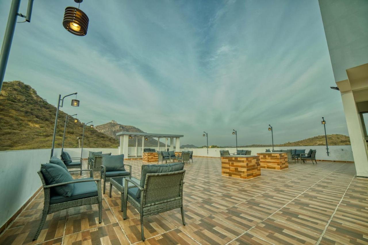Paramount Hotel